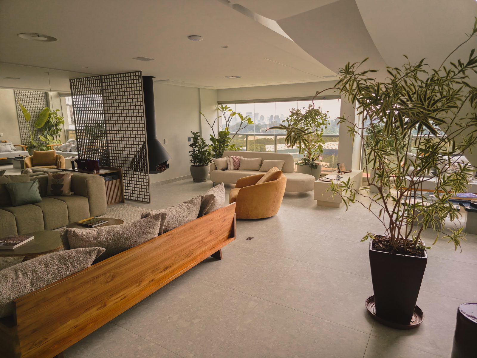 Living integrado com automação de iluminação, som ambiente, home theater e rede, apartamento em Vila Clementino